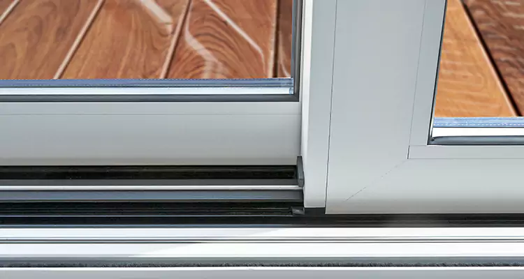 Patio Doors Leaking Water Issue Repair Services in Midway, FL
